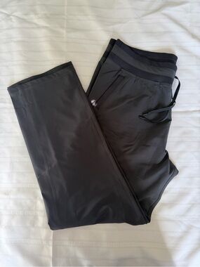 Kirkland Signature Grey Travel Pants Women's XL Lightweight Stretch Athleisure